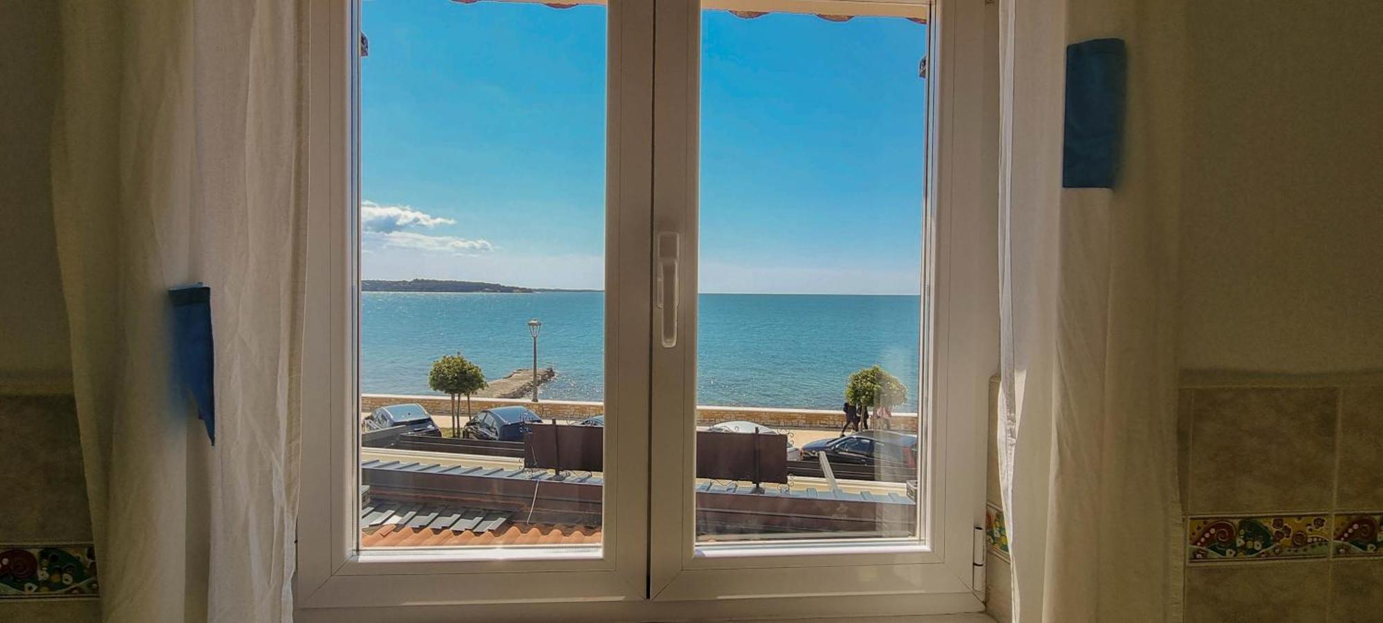 Libera One Apartment Новиград Екстериор снимка