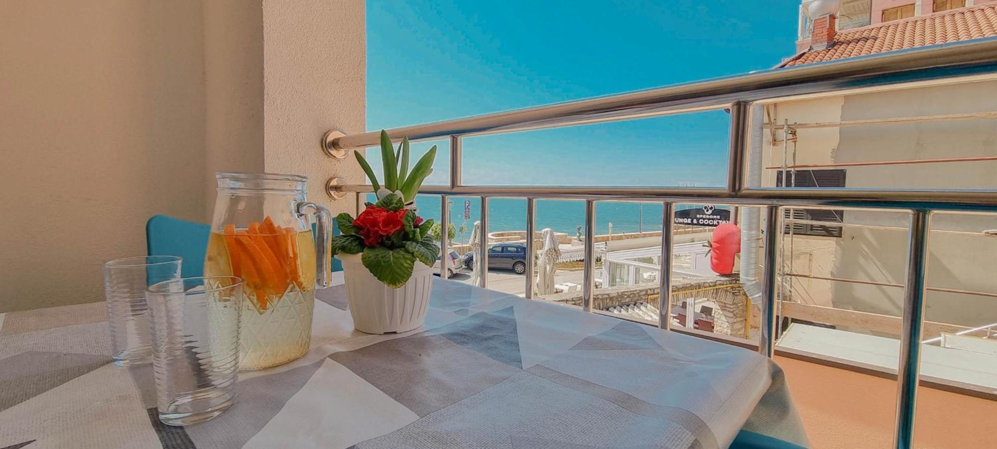 Libera One Apartment Новиград Екстериор снимка